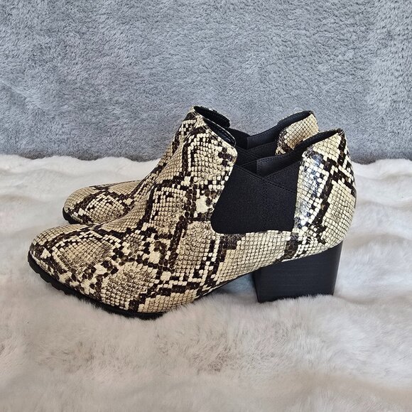 Vionic Belmont Snake Print Leather Ankle Boot Bootie Women's Sizes NEW - Picture 3 of 12